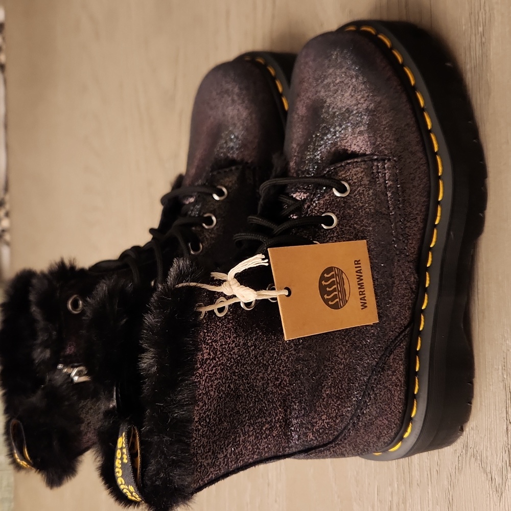🔥 NWT Dr. Martens Jadon Faux Fur-Lined Distressed Metallic Platform Boots 7 - Picture 4 of 7
